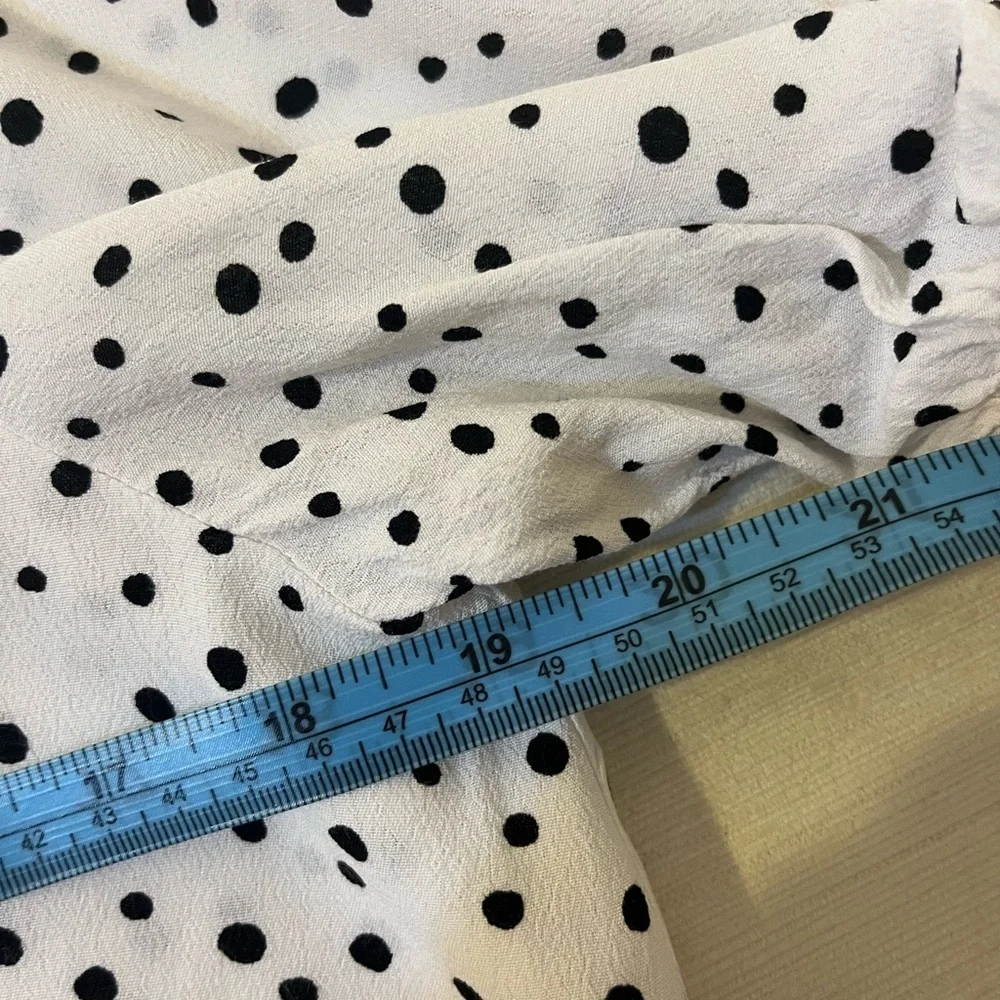 Loft Blouse - Women’s Small White - Black Dot Office
